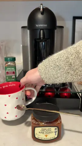 bright and shiny morning over here with @Nespresso 🤎☕️✨ #creatorsearchinsights  #nespresso #coffeerecipes #homebrew #coffeelover @target @Starbucks @David Yurman 