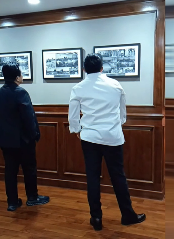 liat langkah kaki nya pak Seskab aja cakepp amat🤭😍 #letkolteddy #teddyindrawijaya #today #trending 