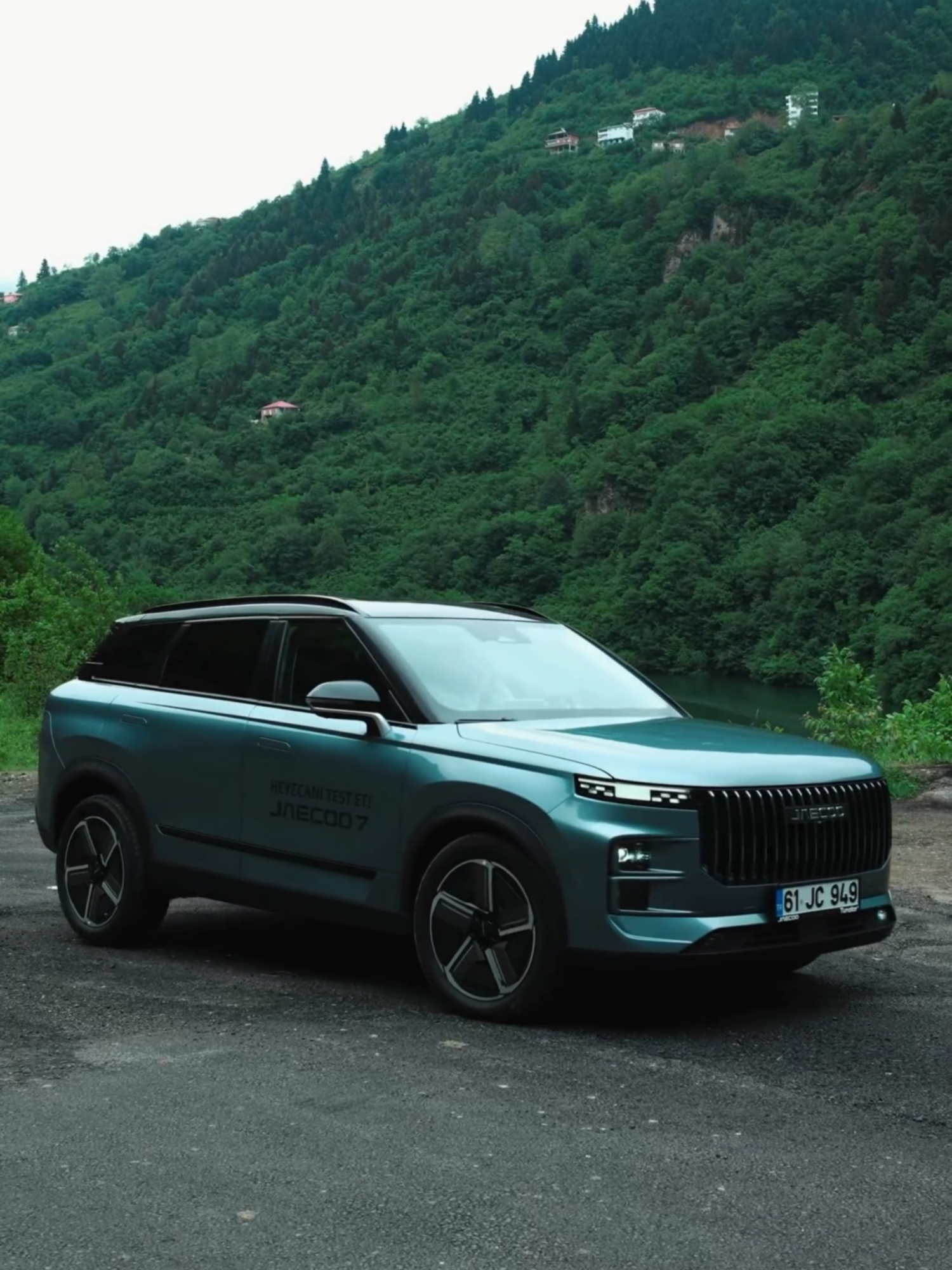 Doğanın zorlu yolları, JAECOO 7’nin konforlu sürüş deneyimine dönüşüyor. Her virajda güven, her kilometrede özgürlük. #JAECOO #JAECOOTürkiye #OffRoadSUV #KlasiğinÇokÖtesindeO #FromClassicBeyondClassic #4x4Gücüyle