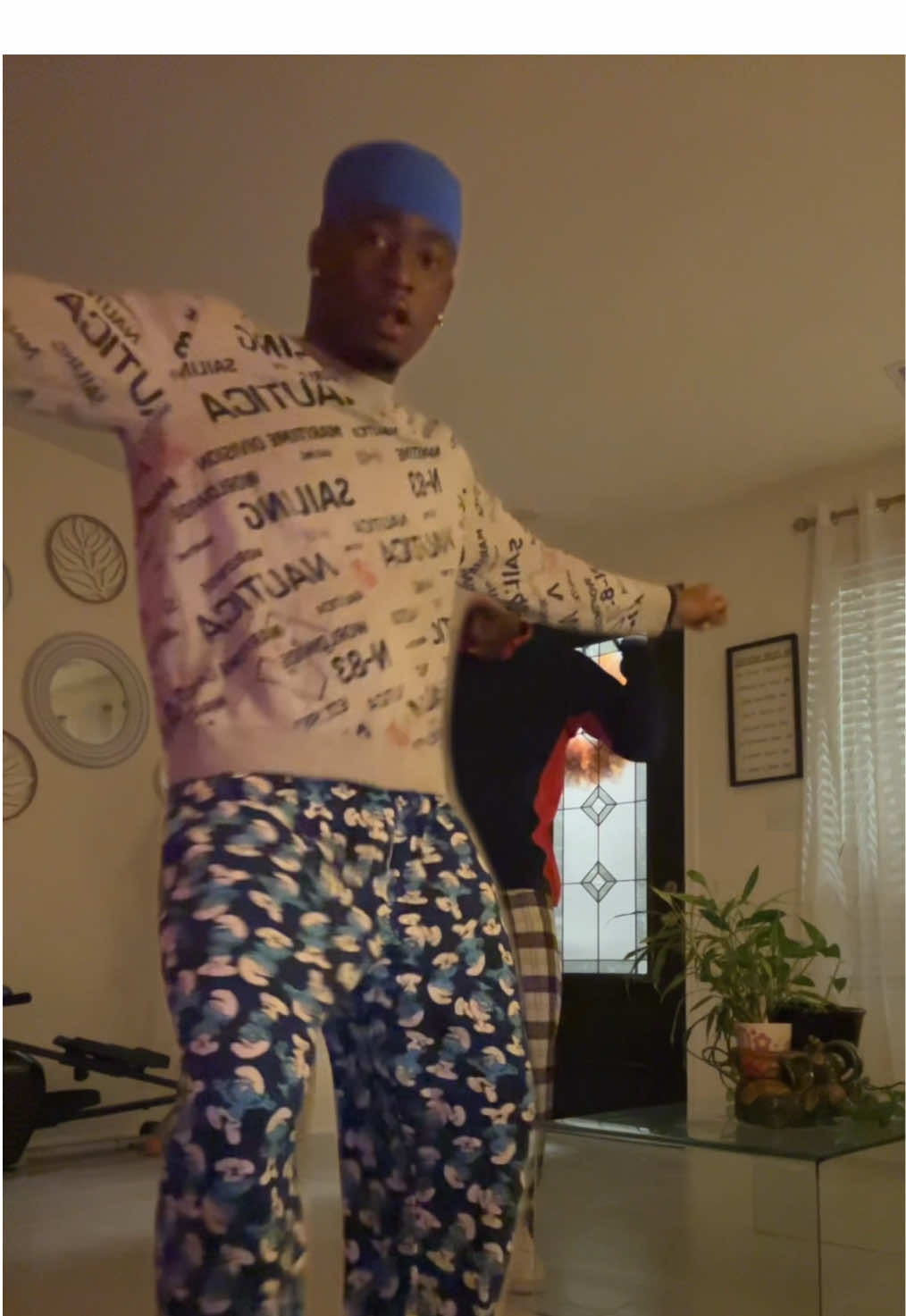 BOW BOWW me and twin back again 👥