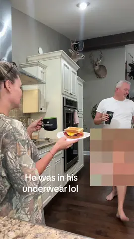 Make some breakfast for my hubby!! @graham_daddy #breakfast #hubbbywife #hubby #lovelanguage 