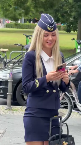 Unexpected guest 😅#trend #flightattendant #Aria_in_sky #reactions #usa 