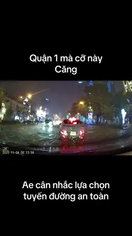 Trung tâm quận 1 mưa lớn ngập đường ae ra đường chú ý #vinfast #taxi #taxivinfast #taxixanhsm #vf6 