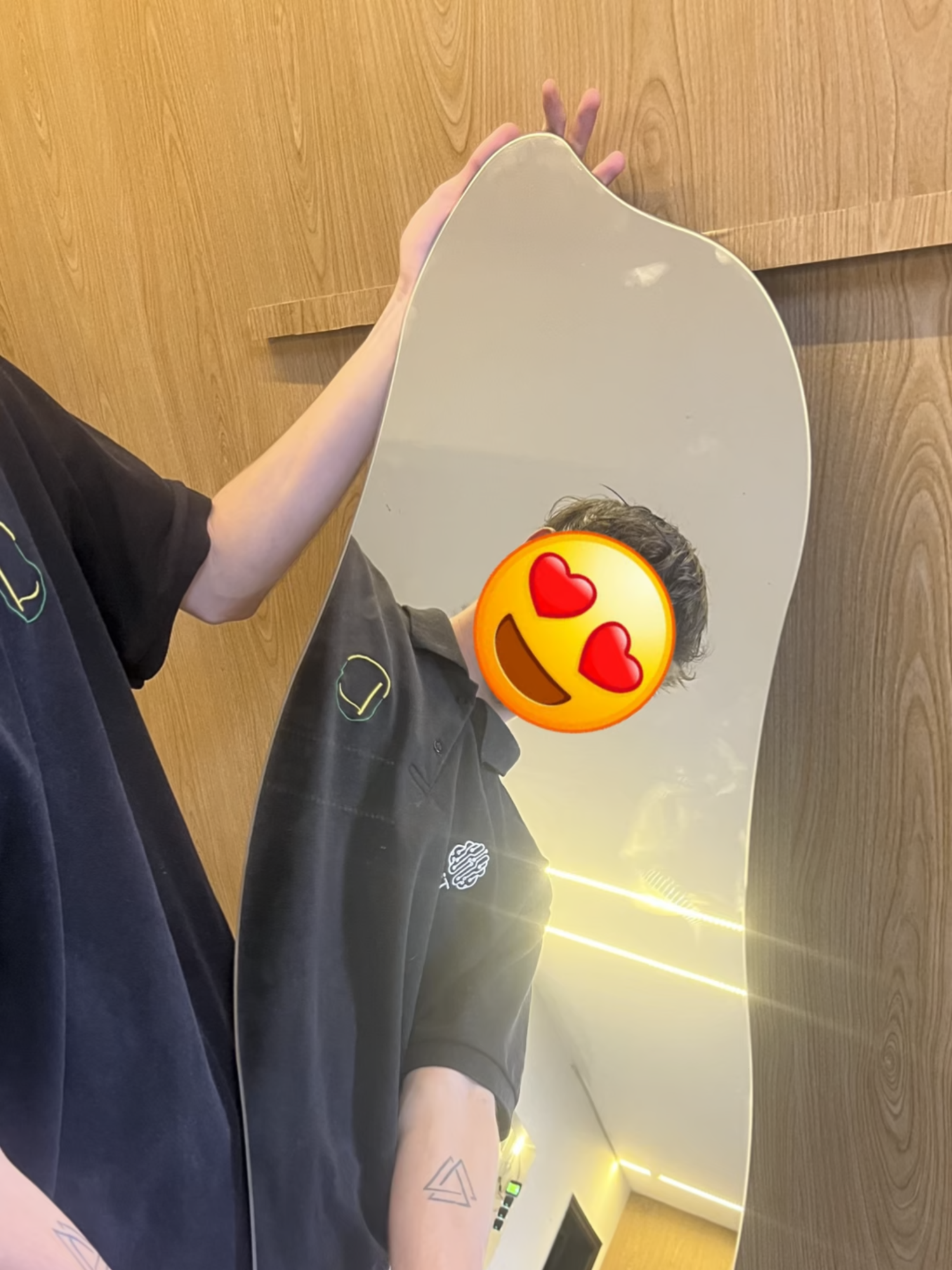 Por trás do espelho mais vendido do TikTok Shop🪞💎#espelhos #decoração #banheiro #casa #quarto #lopazzi #decoraçãodecasa #blackfriday #esquentablackfriday #espelho #sala #designdeinteriores #decoracao #empresa