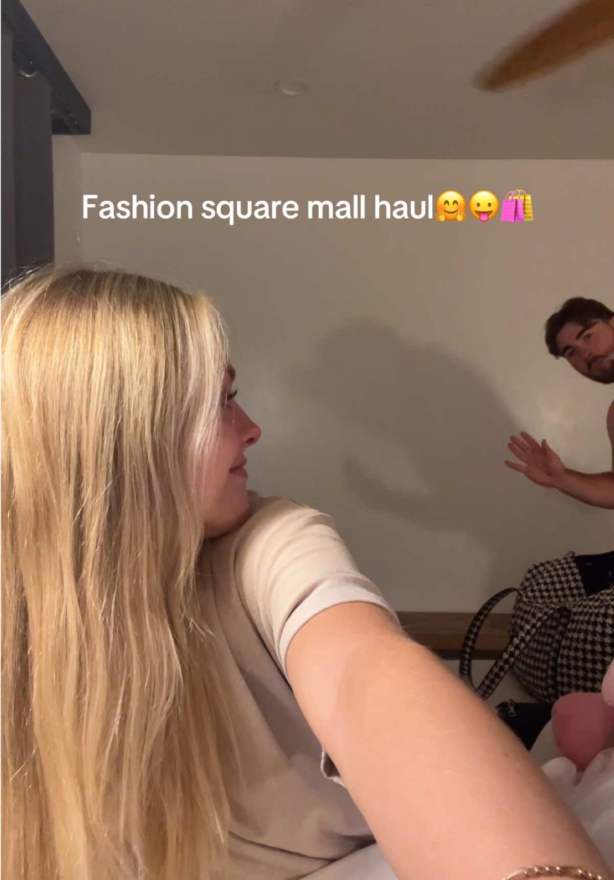 Haul time!!! 🤗😛🛍️👩🏼‍❤️‍👨🏻😽 Actually edited this on my flight home:( @Blake Mitchell #haul #longdistance #ldrcouple #shoppinghaul 
