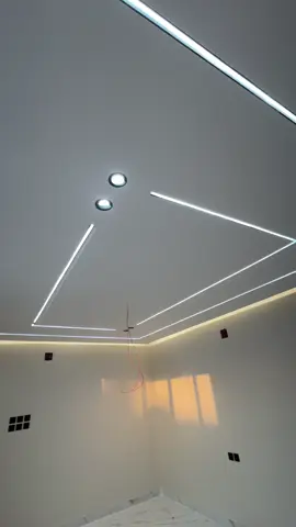 جبس بورد للسقف ٢٠٢٥ اشكال جبس بورد للسقف 2025 اسقف جبس بورد حديثة 2025 احدث ديكورات جبس بورد 2025 plafon modern 2025Bedroom Ceiling Design Ideas 2025 ✨ تصميم راقي ولمسة عصرية لغرفتك! 📍 #الرياض #السعودية 🔨 #جبس_بورد #تصميم_داخلي #ديكور_المنزل  🏡     