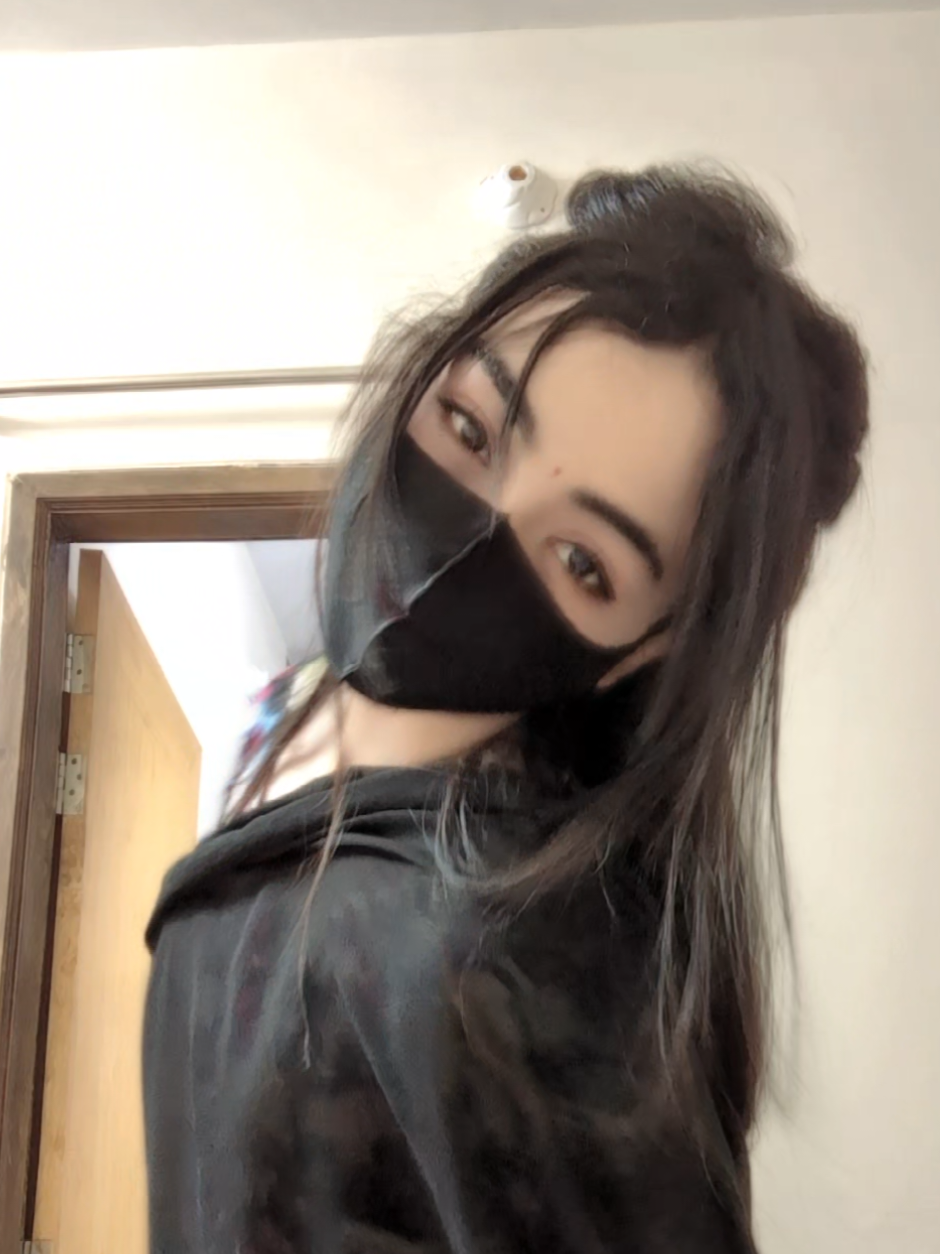 #farhanaixora 🩷🍓 #skating #skatergirl #viral #whattowatch 