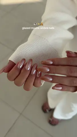 💅🏼 to book an appointment call/whatsapp +971 52 266 8099. 📲 #nailsdubai #nailinspo #chromenails #trendingnails #brownnails 