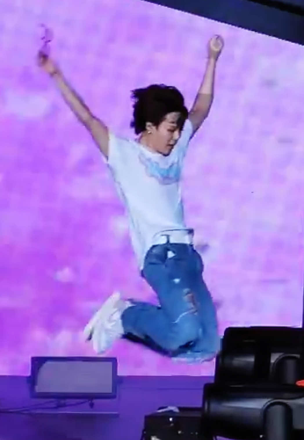 ✨When your idol is enjoying the stage as much as you do 💜💛  ⁣ Jimin - BTS Ma City Yet To Come Busan Concert BTS Free Concert Busan Ma City Jimin Focus BTS Yet to Come Busan Jimin Fancam Jimin Live Performance BTS Jimin Live Vocals Jimin Growl Voice Jimin Sing Live Jimin Vocals Jimin Voice Wild Jimin Growl Jimin Hot Jimin Handsome Jimin Pretty Jimin Sexy Jimin Clips Jimin Stage Presence Jimin Watermark of BTS Jimin Having Fun Jimin Pushing Hair Back Jimin Jump on Stage ⁣ ⁣ #jimin #jiminbts #jiminie #jiminedit #parkjimin 