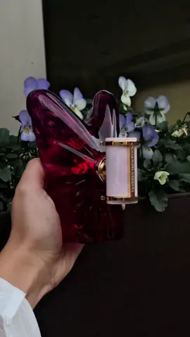 #labombacarolinaherrera @Carolina Herrera 