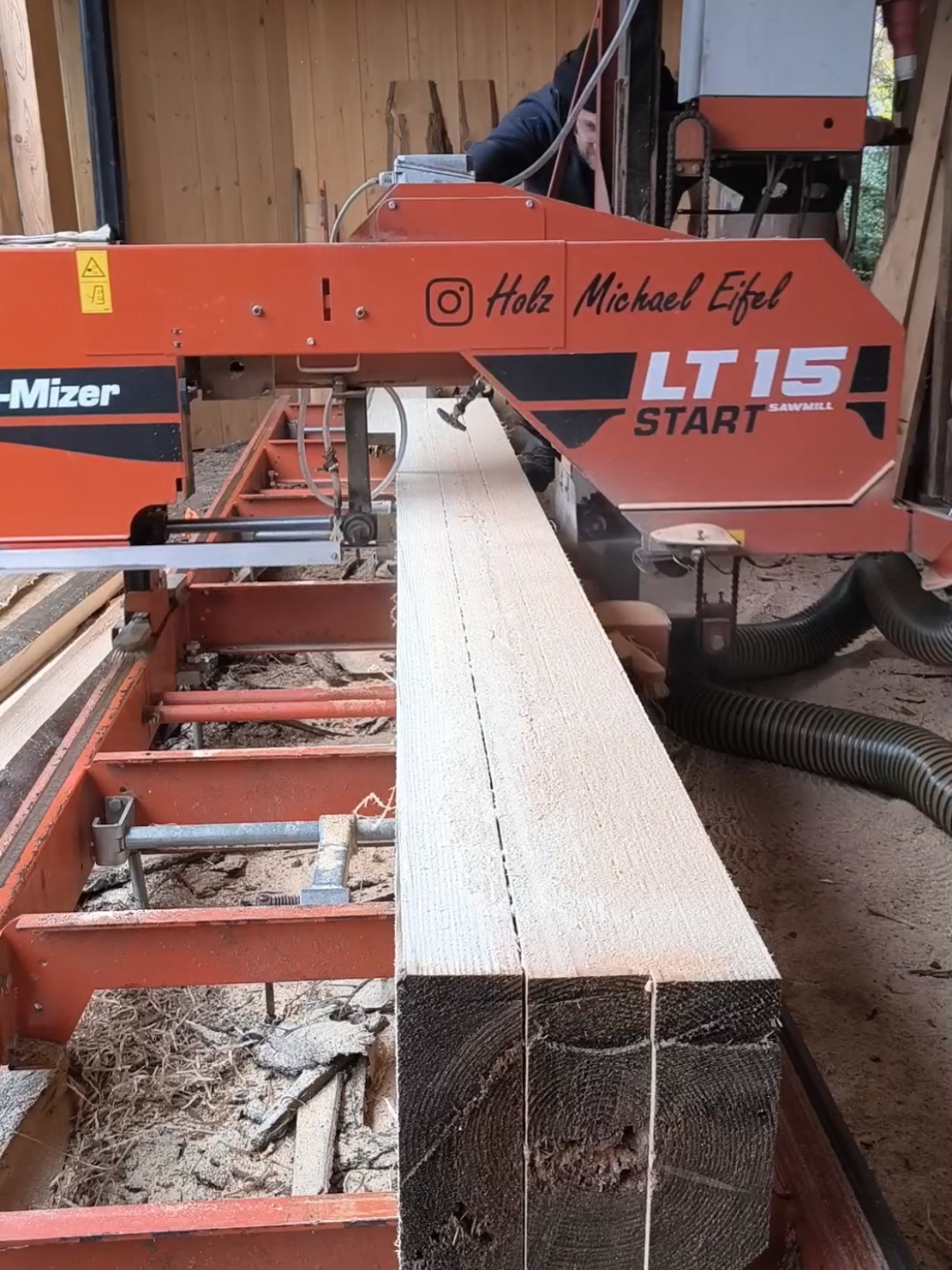 Wunderschöne Douglasie Kanthölzer in 8x8 #woodmizer #sawmill #lovethiswood 