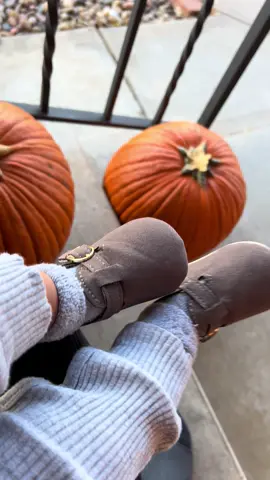 Cute baby clogs 🥹🤍#fyp #foryoupage #viral #MomsofTikTok #babiesoftiktok 