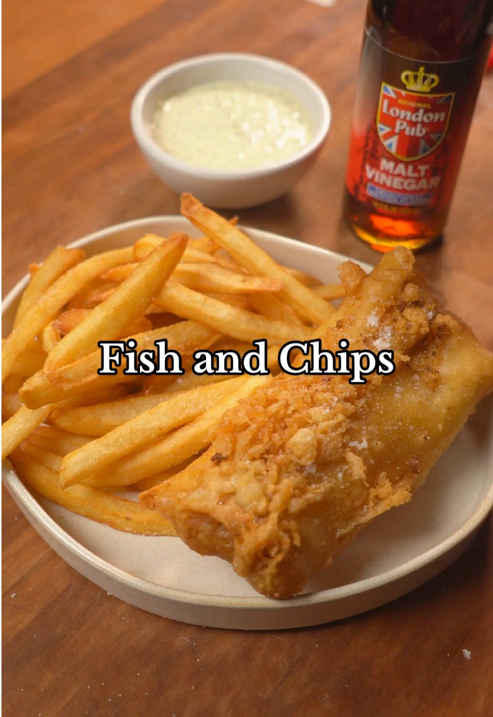 Fish and Chips 🏴󠁧󠁢󠁥󠁮󠁧󠁿 #fishandchips #Recipe #cooking #englishfood #friedfish 
