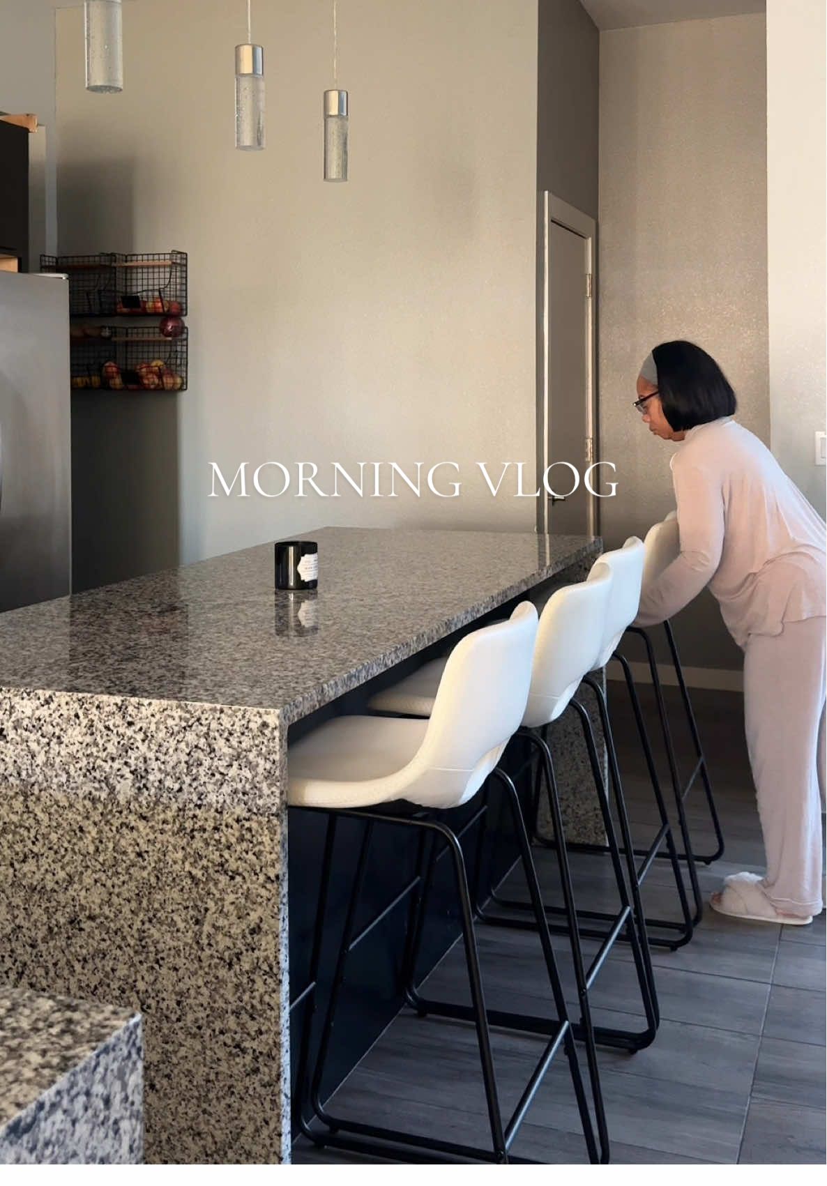 Morning Vlog✨ . . . Beloved Brands:  @Chobani  @LaRochePosayUS  @Thayers  @loréal paris usa  @Bloom Nutrition  @Arrae  . . . #morningroutine  #morningvlog  #morninginmylife  #morningvibes  #sahmmorning 