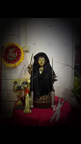 တန်းဆောင်မုန်းလပြည့်မင်္ဂလာရှိ၍အေးချမ်းလှတဲ့ ညညီလာခံချိန်သမျှတွင် မွေးမိခင်ကြီး တမြေပြင်ရေယာဉ်ကတော်ကြီးအမှူးထား၍ ဆည်ကတော်ကြီး ကင်းကတော်ကြီး မြောက်ဘက်ရှင်မကြီး မိခင်ကြီး၄ပါးအား  စားတော်ခင်းကန်တော့ပွဲပါ မချန်ပဲ ဆက်သ ၇ရက်နေ့၈ရက်သော သားသမီးများကိုယ်စား အမှု့တော်ထမ်း၍ ကန်တော့ပါတယ် #ကျမအပြုံးမှာအေးချမ်းပါစေ😍😘 #ခင်ရဲရဲမိတ်ကပ်pol #makeupyeyepyinoolwin #တမြေပြင်ကအမေရေယဉ်ကြီးပါဘုရား #အနောက်မယ်တော်ကြီး🙏 