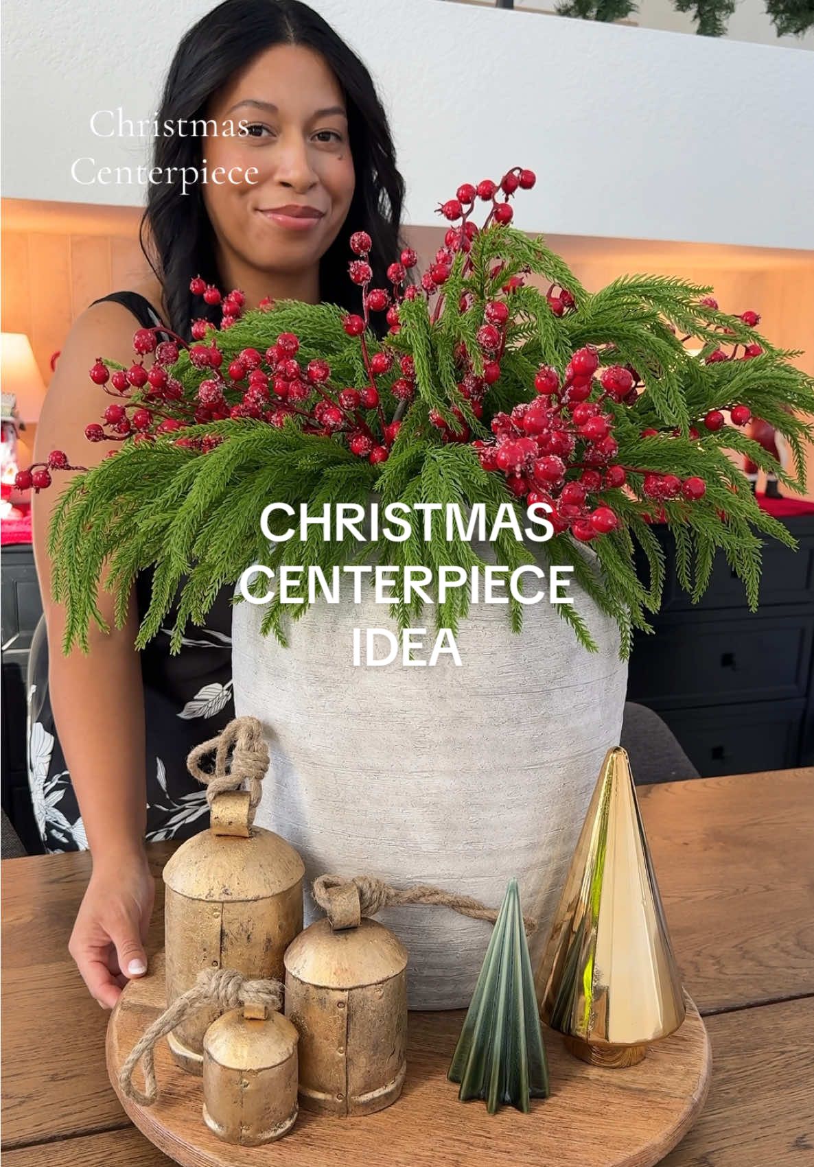 Christmas centerpiece idea #christmasiscoming #christmasfind #christmasgarland #christmas #christmasdecor