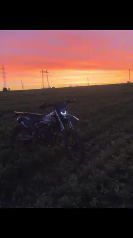 😍❤️ #мотосезон2025 #kewsk16 #fyp #эндуро #закат
