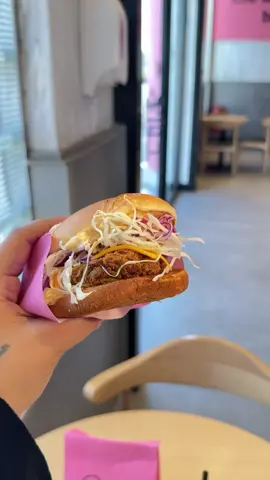 الذ برجر بالمجره ساين 😋🤍🤍 @Sign_sa  - - - ..اعلان #ساين #تغطيات_منال #اكسبلورexplore #اكسبلور #برجر_ساين 