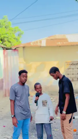 Kusoo dhawaada Asxabta ciwaankeyga saxda ah follow isoo dhaha ✅🤝#caanyariska#kaliitow#foryoupage#somalitiktok @Abdi rahmaan kaliitow 📷🇸🇴 @wll 😭😭iFA 