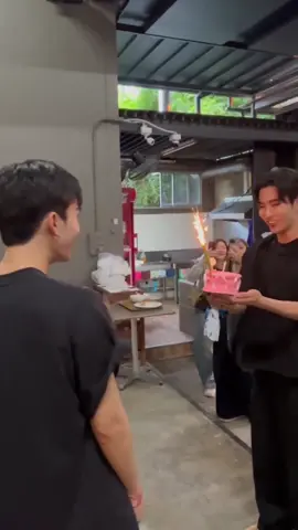 Happy Birthdayนะตาต้า🥳🥳 ขอให้มีความสุขมากๆ สุขภาพแข็งแรง ไม่เจ็บไม่ป่วยนะ💗คนเก่งของเรา😘ต่อไปนี้ขอให้ประสบความสำเร็จในทุกสิ่งที่ทำนะ ถ้าอยากทำอะไรก็ทำเลยไม่ต้องคิดมากนะเพราะว่าเราอยู่เคียงข้องเสมอ เราพร้อมจะsupportค่ะ แล้วก็ขอให้รักกับพี่เพิร์ธไปนานๆนะคะ(รู้แล้วว่าอันนี้ไม่ต้องขอ🤭🤣)จับมือกันไว้แล้วอยู่ด้วนกันไปนานๆนะคะ💗💗💗💗#PerthSanta #Santapp #แซนต้าพงศภัค #ShiningAt22Santa 