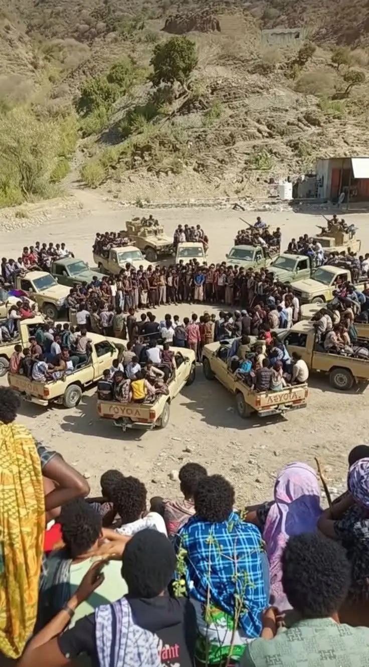 #شوفوا النكف القبلي  عندما عرفوا أنه بايتم ترحيلهم مدر،عات  وأطقم  عيا. ر ت   والله إنه شكلها مطول يستهل البرد من ضيع دفه حكومتنا  فاشله من كل النواحي  ضيعو  اليمن 😂😂