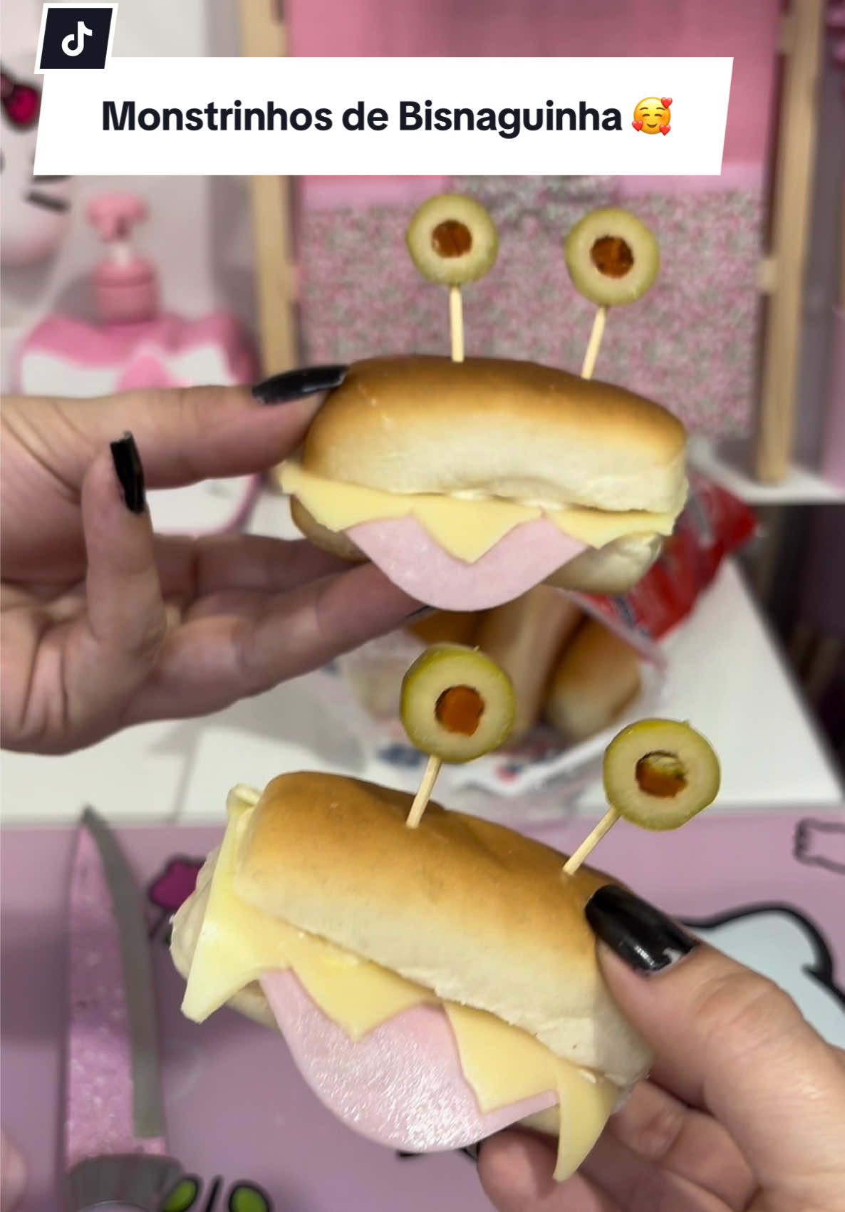 Eu ia responder o comentário da pessoa, mas ela apagou! Ela dizia mais o menos assim: Que gostava de mim, dos pimpolhos e do meu conteúdo mas que fazer festas assim com 💀 e coisas do tipo é o mesmo que convida o “coisa ruim” pra dentro de casa, e que ele vem com tudo e faz desgr4ça na vida da gente, que eu tenho um casamento bonito e uma família maravilhosa e podia acontecer algo HOR RÍ VEL na minha vida, uma TRA GÉ DIA, separação entre eu e o marido, enfim, achei esse o mais intenso dos comentários que recebi! E resolvi descordar nesse meu momento de fala do vídeo!!! 