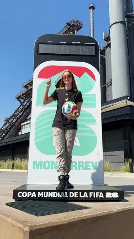 Se va a pasar rapidísimo 🤯. Miren ya tengo mi Trionda bb balón mundialista . Lo compré en Innova con todo y cajita de acrílico para la colección 🤩🤩🤩 #trionda #adidas #mty #fwcmty26 #mundialenmexico 