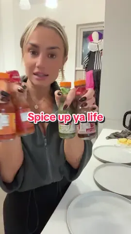 Love a bit of spice in my life @franksredhot  #frankshotsauce #franksbundle #hotsauce #spicyfood #cosyseason 