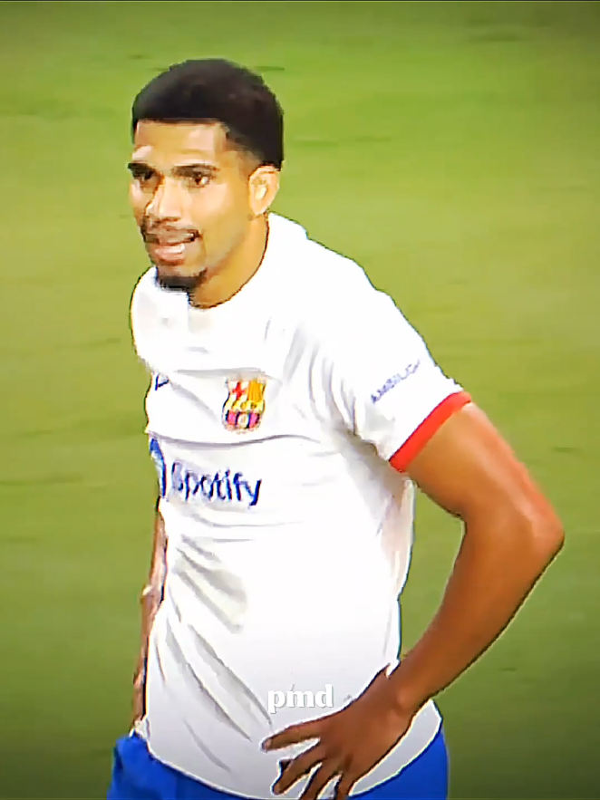 Araujo speed ⚡🚀. #footballtiktok #araujo #speed #fcbarcelona #ronaldaraujo 