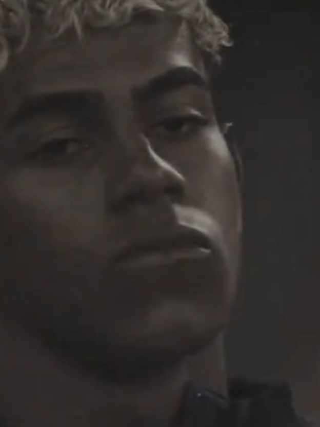 تضحكي وتدوري😔❤️‍🩹 .  .  #تصميم_فيديوهات🎶🎤🎬 #fyp #foryoupage #viral #foryou 