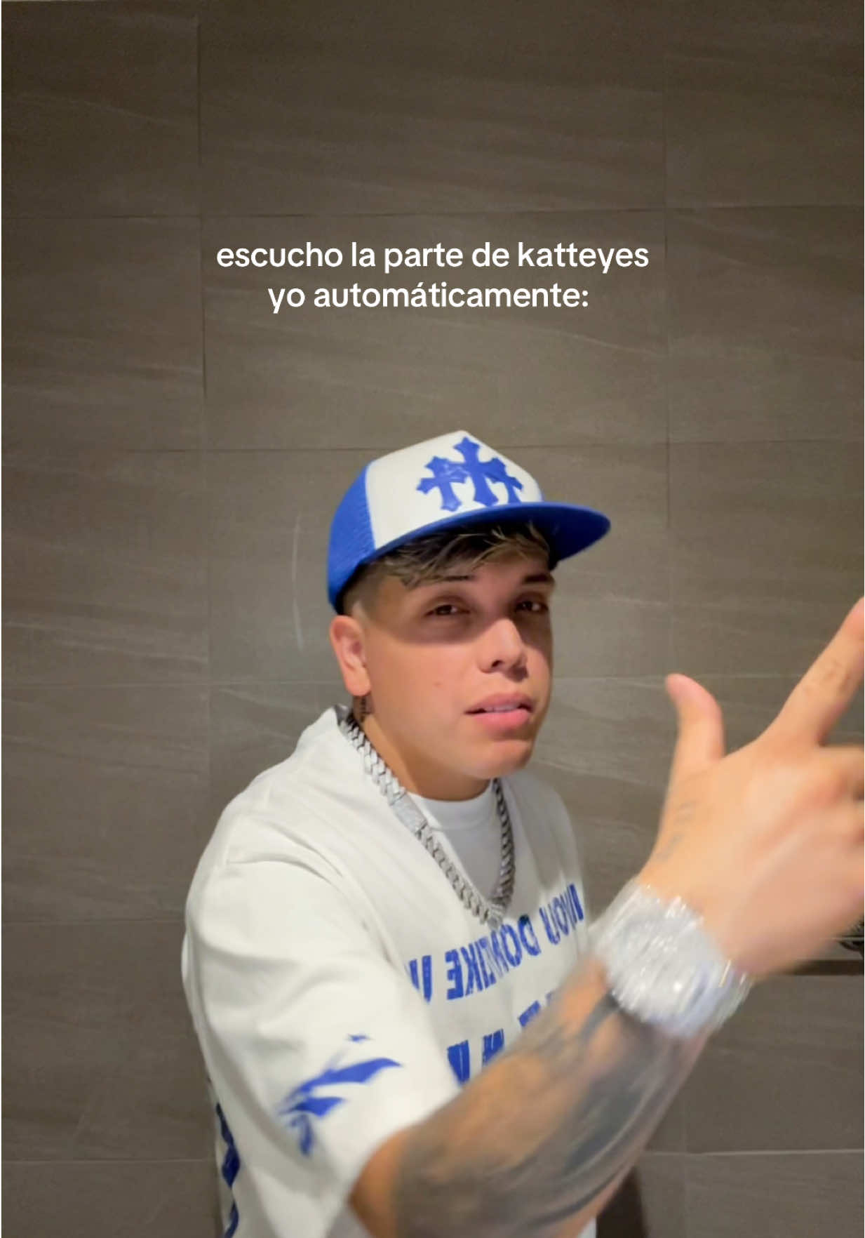 ROMPIOOOO SIIIII 🫶🏻 nos vemos este 12 MUNDIIIIIIIAL 🌎 yo sé que han esperado mucho pero ya estamos listos. hagan de este tema su favorito los amo 