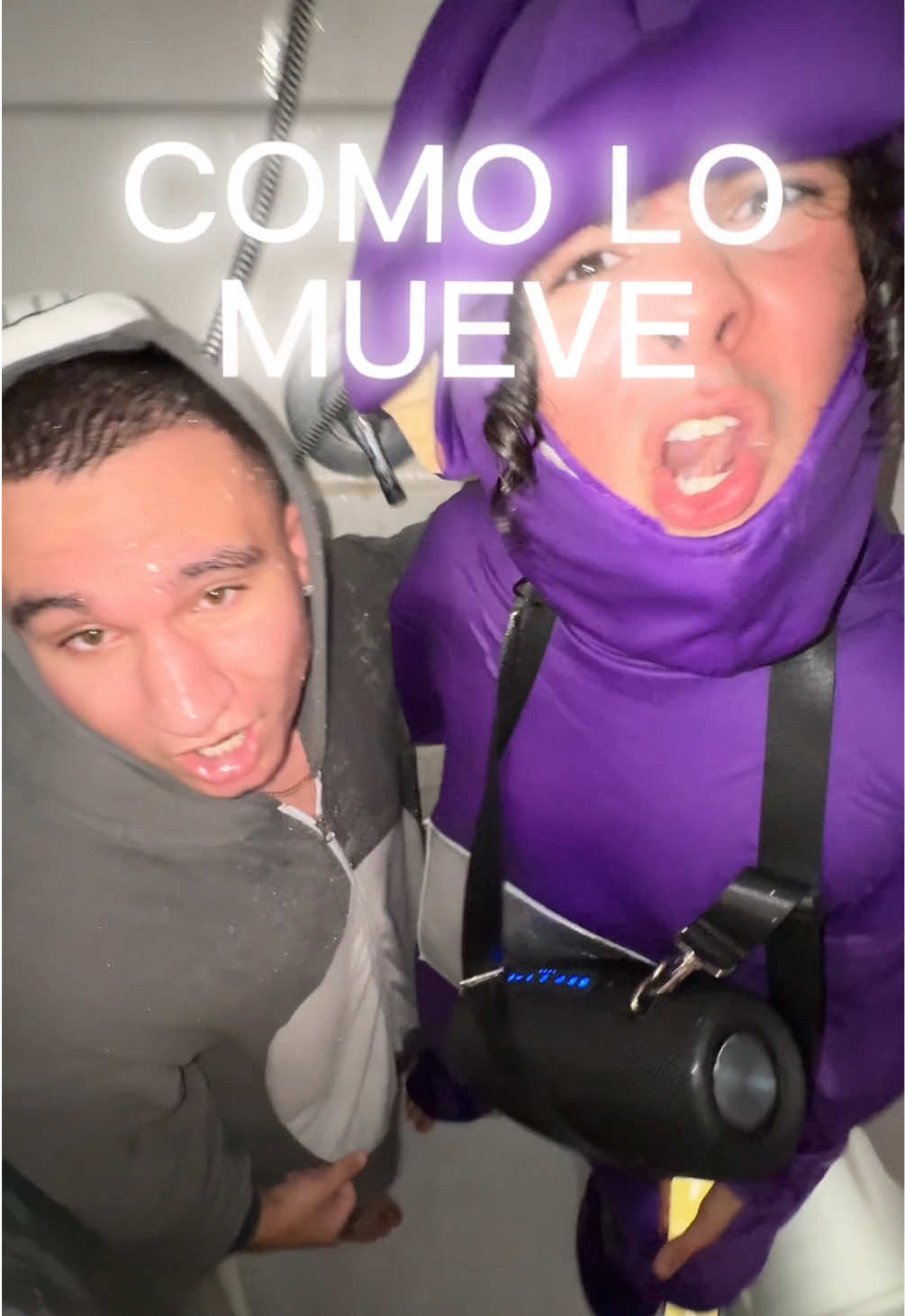 Somebody translate this for me 😭 #fypシ゚viral #spanish #virall 