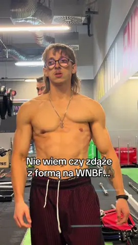 Zdąże. . @WNBF POLAND #wnbfpoland #wkdzik #siłownia #gym #redukcja 