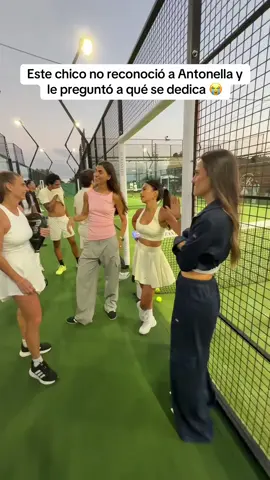 Un guiri no reconoció a Antonella @ItsZivTamir 