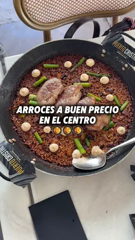 Hoy en día encontrar arroces con una relación calidad-precio decente es complicado, y más en el centro de Málaga. Por eso os traemos uno de nuestros fijos si pasas por la zona🫶🏻  . 🏠 Puerto Cristal Restaurante. . 💶PRECIO medio 20-25€ p.p . ⏰ HORARIOS⬇️ ✅ABIERTO TODOS LOS DÍAS -De 13:00 a 0:30 . 📍 C. José Denis Belgrano, 7, Distrito Centro, 29015 Málaga. . P u b l i #malaga #saboreamalaga #arrocerías  #paellas #arroces   . Arroces a buen precio en el centro de Malaga Donde comer paella en Malaga Donde comer en el centro de Malaga