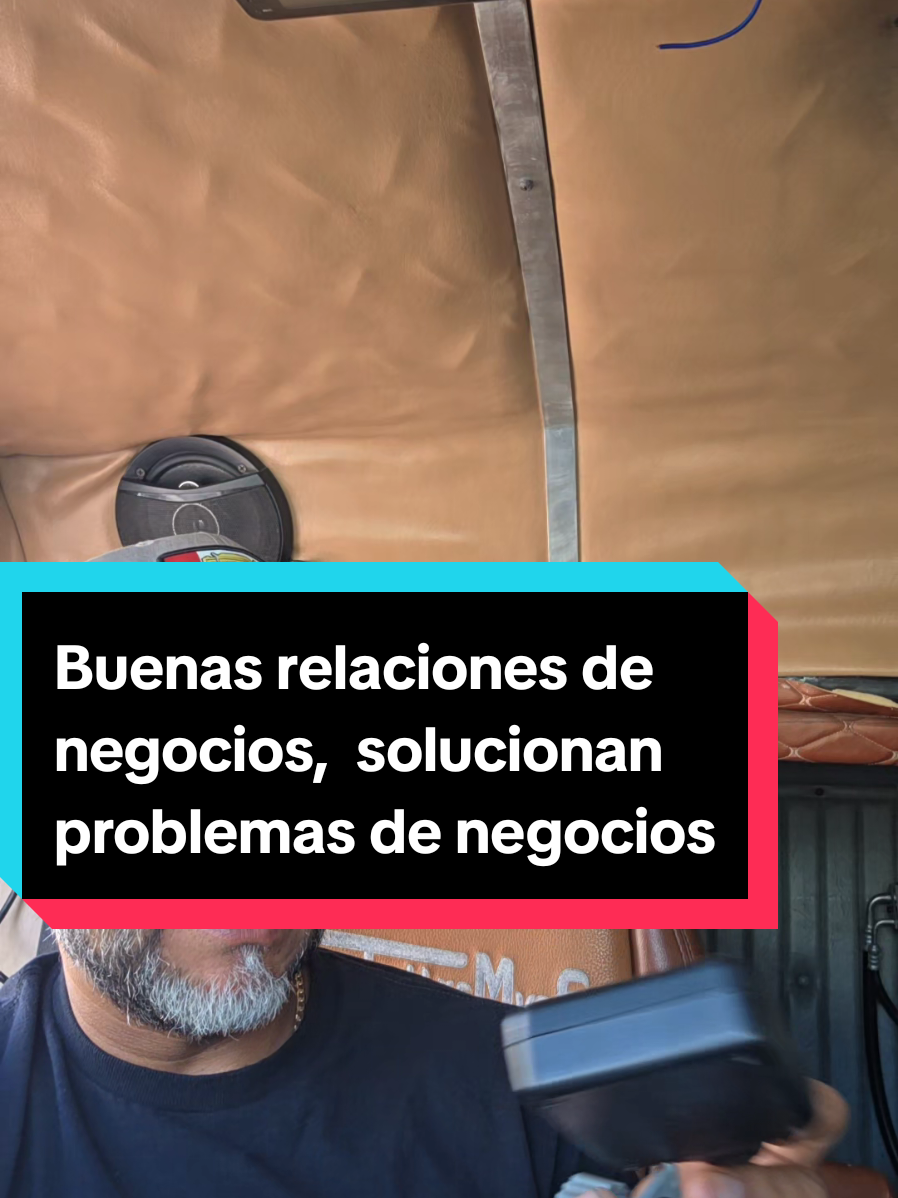 Replying to @jj.trucking.consu @Hector Tu Primer Camión #vidadetroquero #baymax #baymaxopina #heavyhaullife 