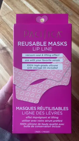 These washable and reusable overnight patches are the absolute best!!! You have to try them all!! #pacifica #pacificabeauty #pacificareusablepatches #reusablelipmask 