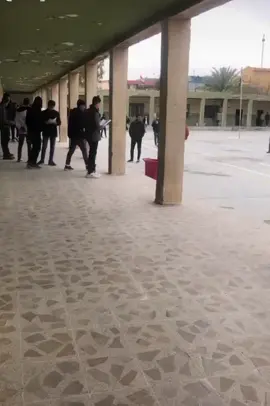 شوازاني وكبرت ابساع واني ادري العمر سفره محلاها من جنت اطب للبيت ماخذ عشره من عشره💔😢