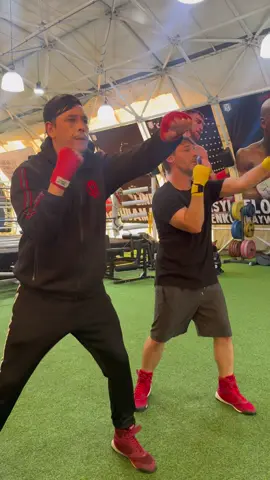 Preparandome para @Noche De Combos 🥊