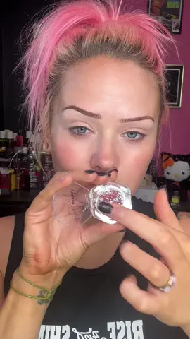 This single eyeshadow has gone so viral on TikTok for months and months and months because it is so universal and absolutely gorgeous. Here is a little eyeshadow tutorial! #makeup #eyeshadow #eyeshadowtutorial #duochrome 