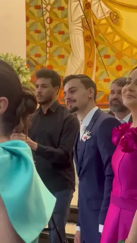 A reação mais linda que você vai ver hoje 🥹❤️  Noivos IG: @dudarezende.nutri @joao.braganobre  . #marieeweddings #casamento #noivo #entradadanoiva #amor #weddingday #noivos 