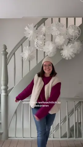 Ab November gehts los mit wunderschöner Deko, aber Stopp: die muss nicht teuer sein. Butterbrotsterne sind ein echter Klassiker aber mit meinen KOSTENLOSEN Vorlagen habt ihr sofort die schönsten Formen & Muster. Ihr findet das Freebie auf meinem Blog: www.freudschaft.de - ganz viel Spaß beim Nachmachen. Wenn du mehr Ideen sehen willst, dann folge mir 💕 #weihnachtsbasteln #weihnachtsbastelnmitkindern 