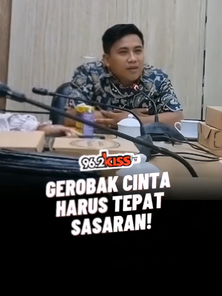 DPRD Jember mendorong Diskopum untuk lebih selektif dalam menyalurkan bantuan Gerobak Cinta agar tepat sasaran dan tidak disalahgunakan. Pemerintah daerah menegaskan komitmennya menata pelaku UMKM demi menciptakan kawasan usaha yang rapi dan tertib. #GerobakCinta #UMKMJember #DPRDJember #BantuanTepatSasaran #DiskopumJember 