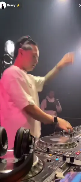 jangan lupa like,komen,share and follow guys biar rajin up video koh bravy #bravy #braver #foryoupage #lewatberanda #fyp 