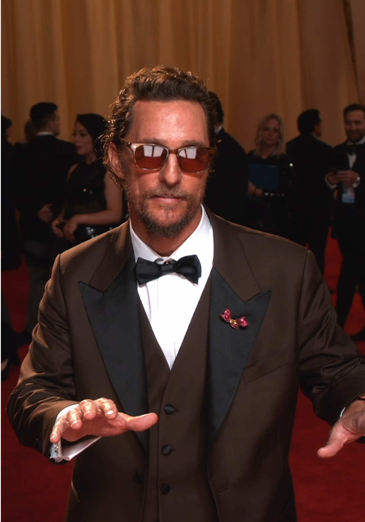 MY MAN, MY MAN, MY MAN!! Happy birthday to the goat Matthew McConaughy!  #matthewmcconaughey #colewalliser #glambotbts #LiveFromE #oscars @E! News @E! Entertainment 