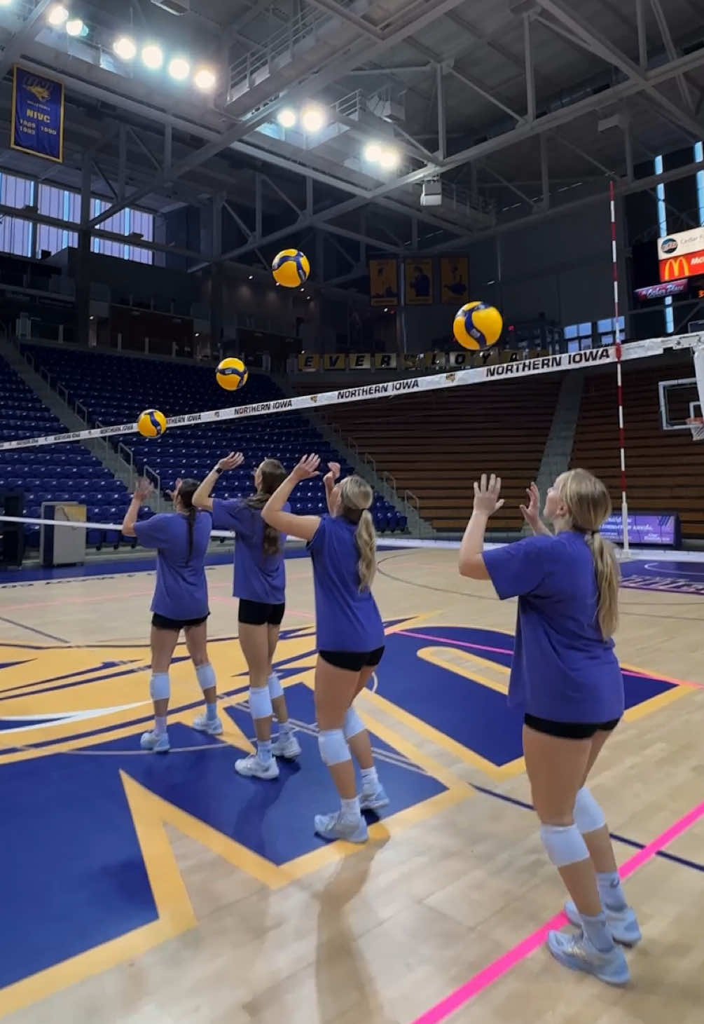 first tries only 😮‍💨 #NCAAWVB #volleyball #satisfying #asmr #sports 