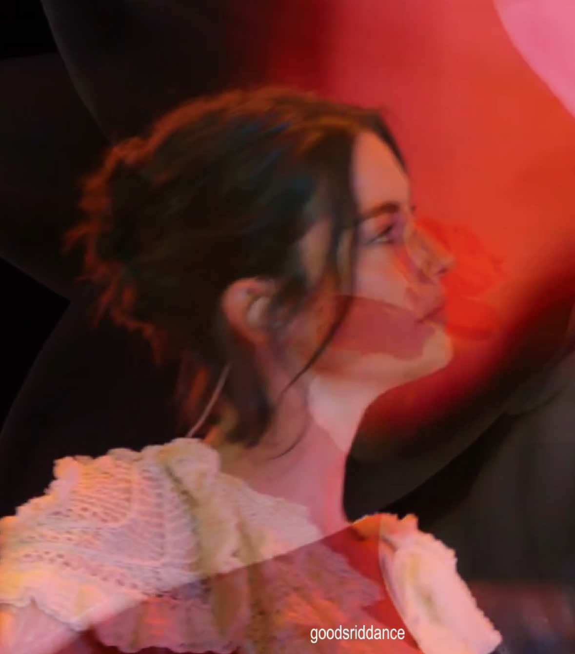 you’re an “i keep thinking maybe if you let me back in?” OR “did i fall out of line when i called you?” #messitup #gracieabrams #live #applemusic @gracie abrams #fyp 