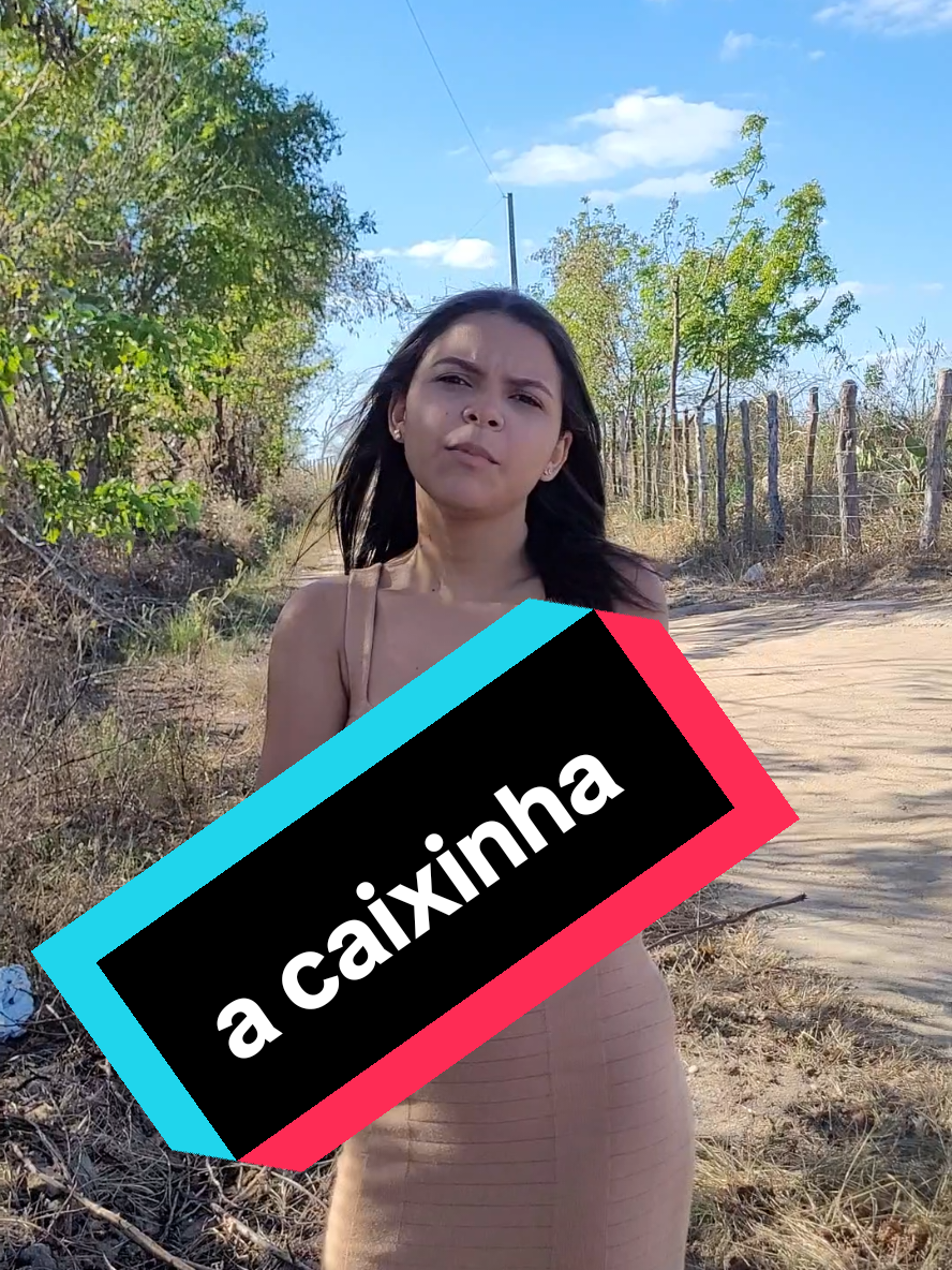 veja o qui a funcionária relata #hatandmustache 