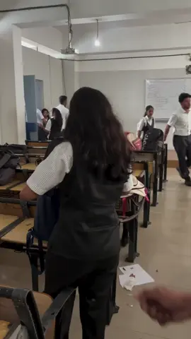 aah😹#funny #school #life #interesting #fyp 