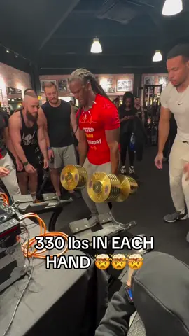 THIS IS IMPRESSIVE. 😳🔥 (_kreezy/IG) #workout #Fitness #exercise #training #weights 